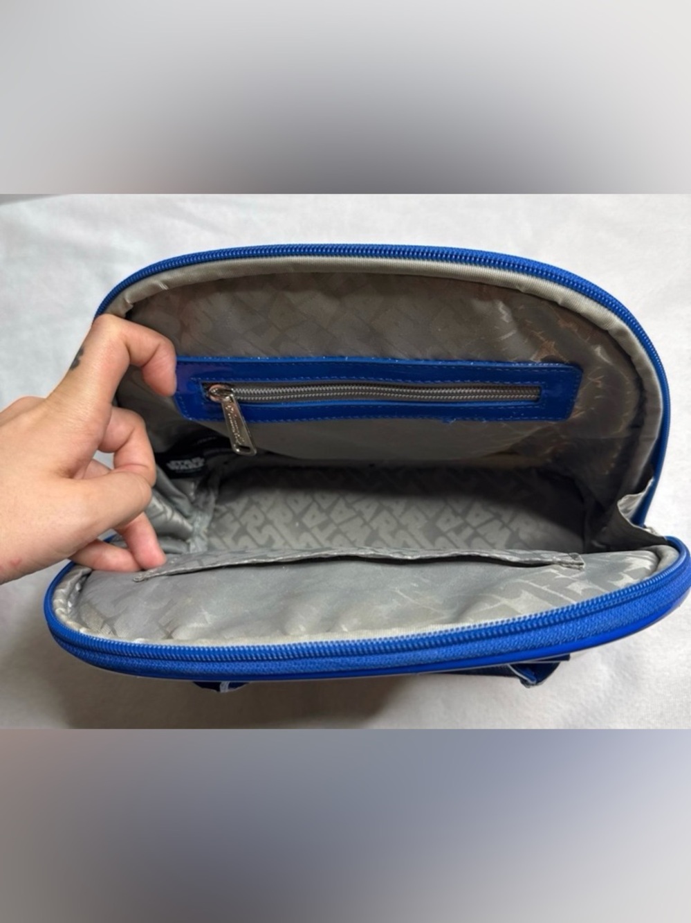 Star Wars R2-D2 Blue and Silver Loungefly purse - Picture 4 of 4